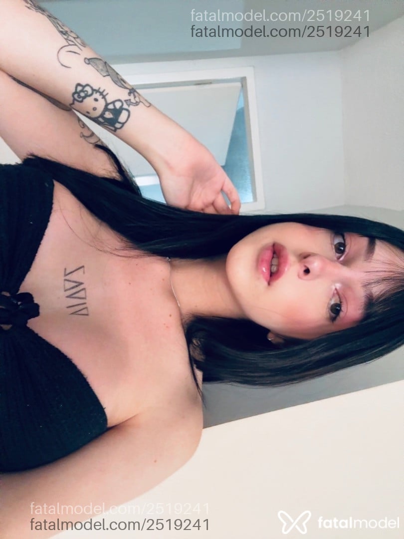 Acompanhante mulher trans morena (o) de olhos mel - Julia Fernandes
