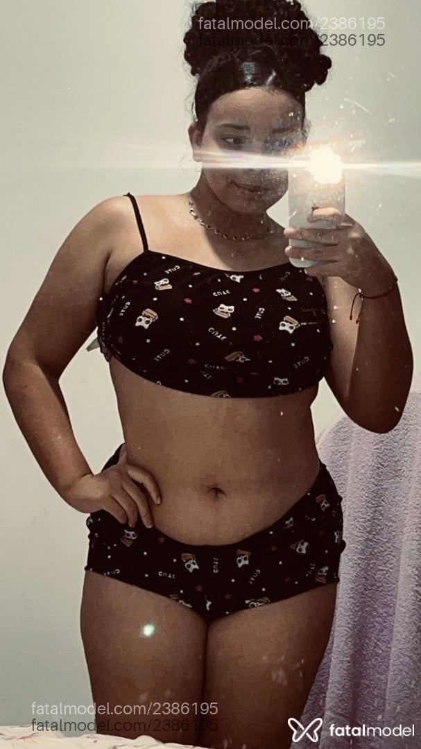 Acompanhante mulher com cabelo castanho de olhos castanhos - Maria Clara