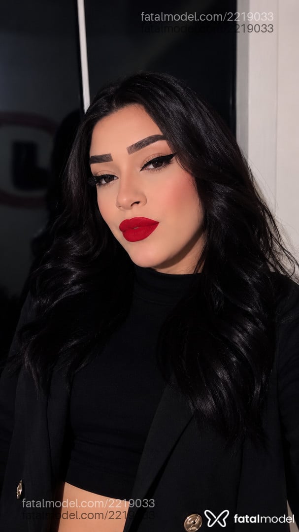 Acompanhante mulher trans morena (o) de olhos castanhos - Victoria Guimarães