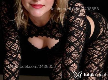 Acompanhante mulher loira (o) de olhos castanhos - Andressa