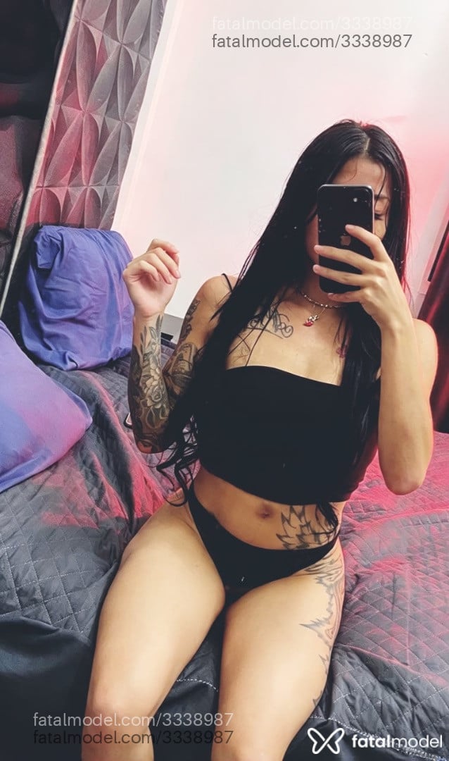 Acompanhante mulher morena (o) de olhos verdes - Mirella