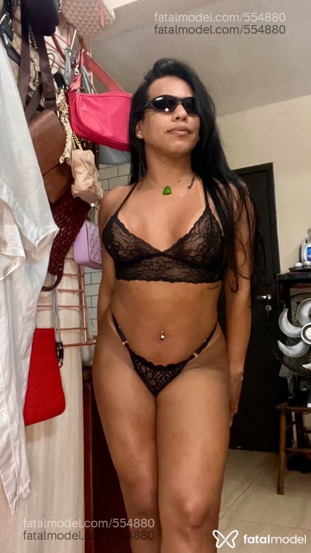 Acompanhante travesti com cabelo castanho de olhos pretos - Patrícia Costa