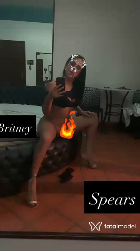 Acompanhante mulher trans morena (o) de olhos castanhos - Britney Spears