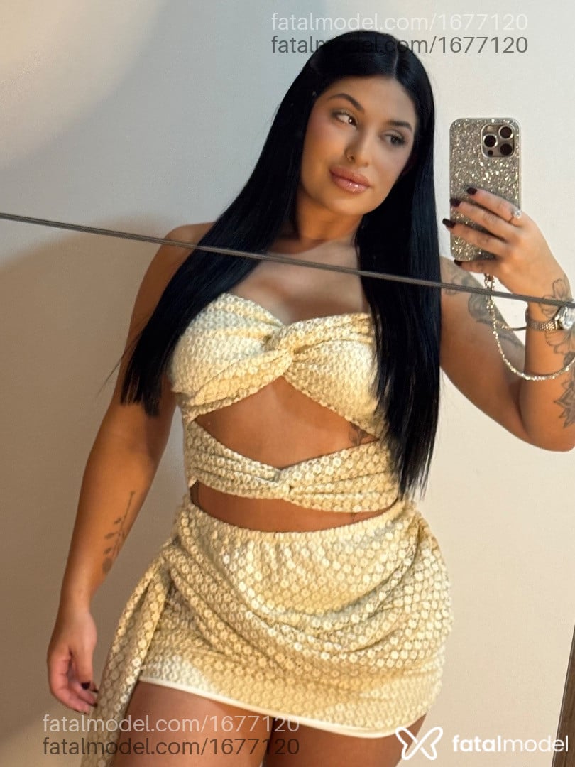 Acompanhante mulher morena (o) de olhos castanhos - Mirella