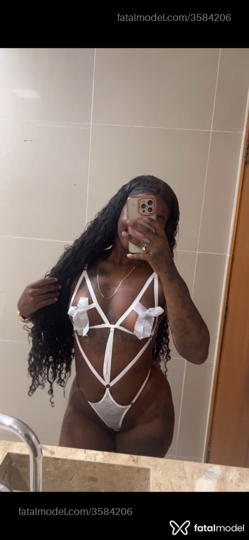 Acompanhante mulher morena (o) de olhos mel - Renata