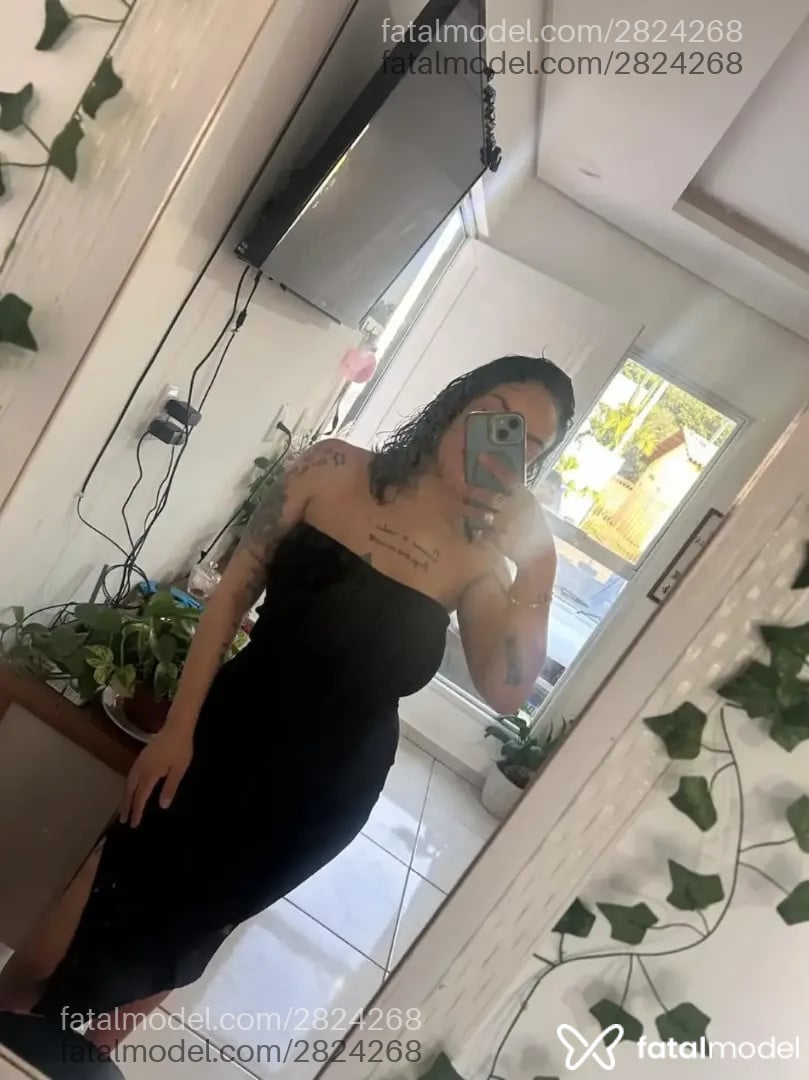 Acompanhante mulher morena (o) de olhos castanhos - Chris Morena