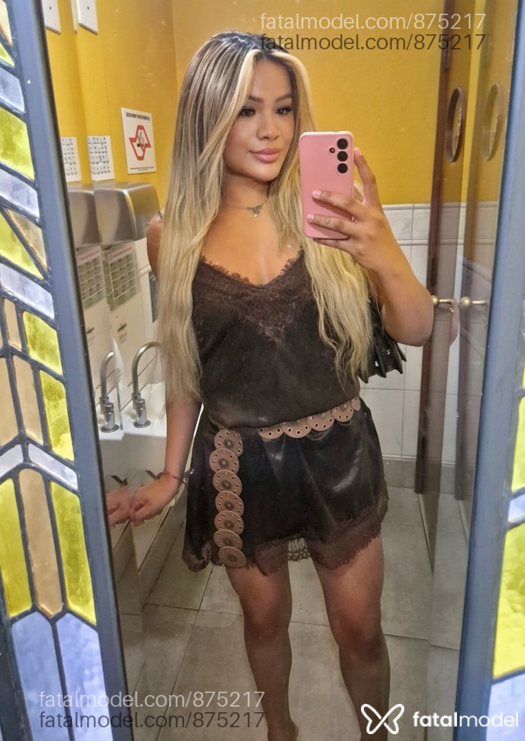 Acompanhante mulher loira (o) de olhos castanhos - Jade Ferraz