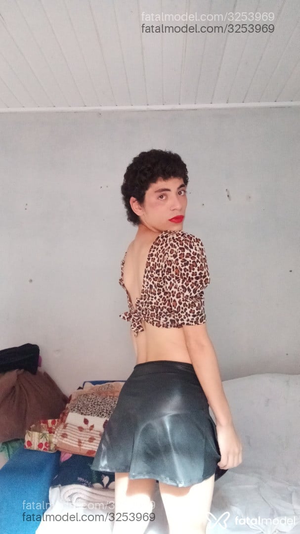 Acompanhante mulher trans morena (o) de olhos castanhos - Manuzinha