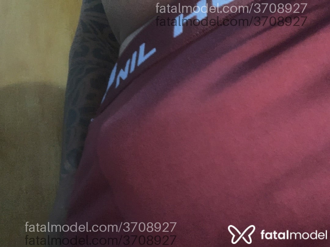 Acompanhante homem com cabelo castanho de olhos castanhos - Fabio