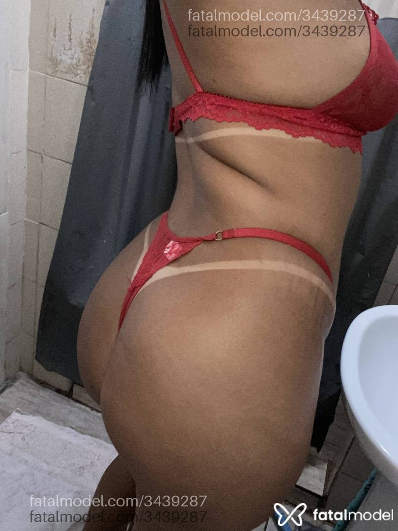 Acompanhante mulher morena (o) de olhos pretos - Paolla Rios