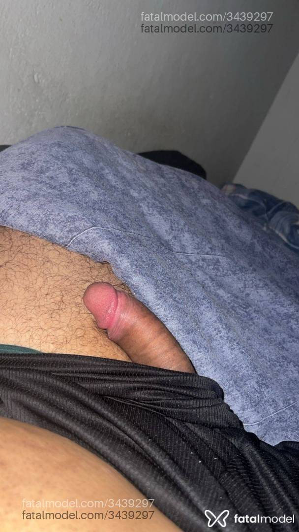 Acompanhante homem morena (o) de olhos castanhos - Vitor