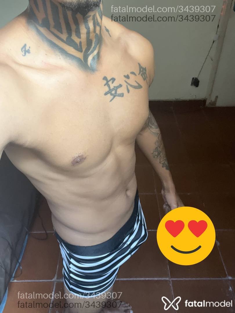 Acompanhante homem morena (o) de olhos castanhos em Rio de Janeiro - Legendario