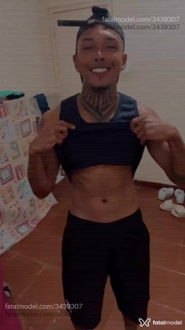 Acompanhante homem morena (o) de olhos castanhos em Rio de Janeiro - Legendario