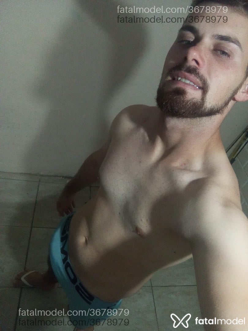 Acompanhante homem com cabelo castanho de olhos verdes - Anderson Levandovs