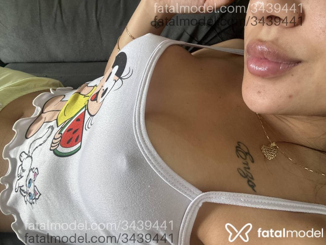 Acompanhante mulher com cabelo castanho de olhos castanhos - Luana Lopes