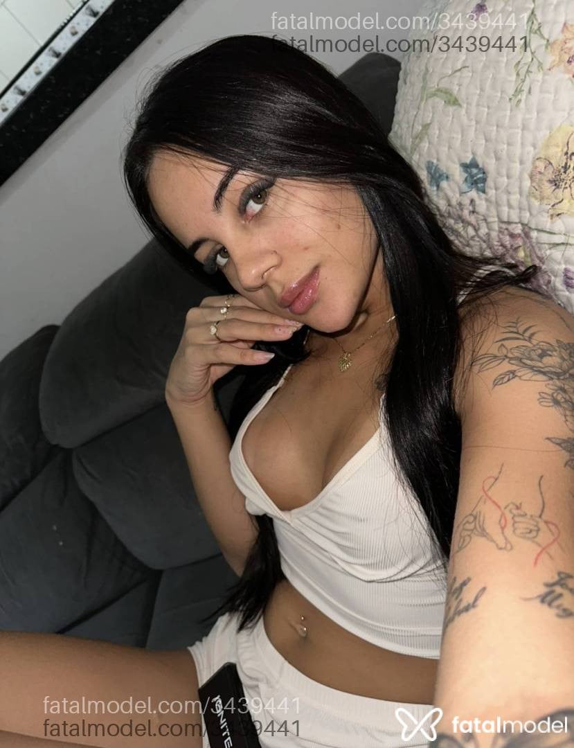 Acompanhante mulher com cabelo castanho de olhos castanhos - Luana Lopes