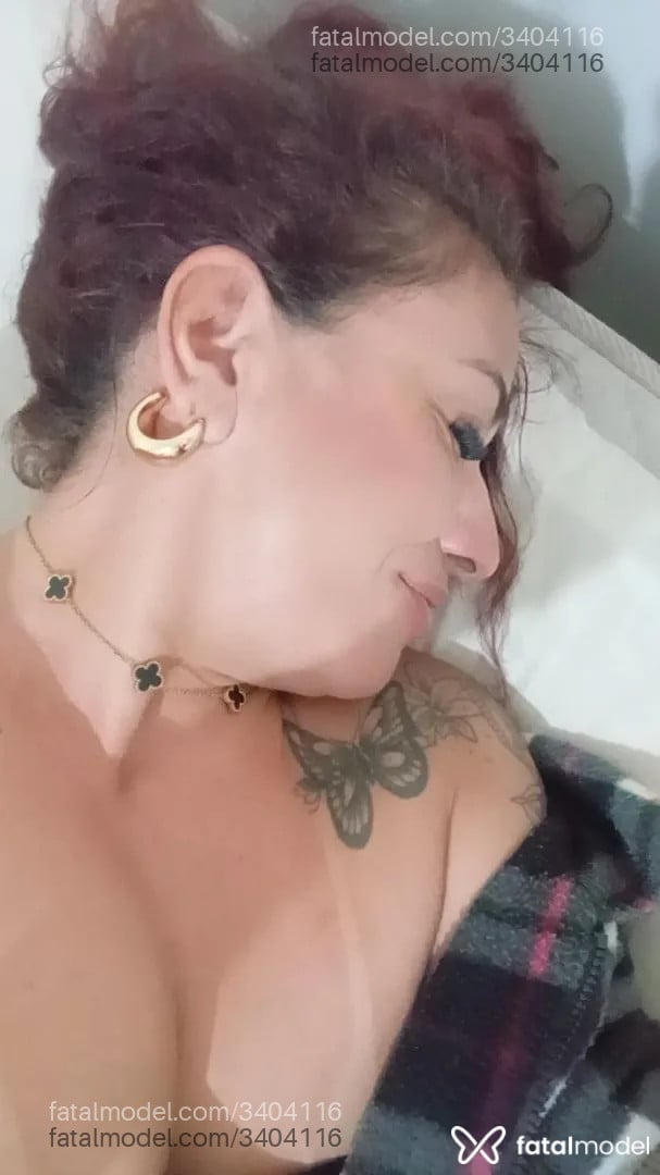 Acompanhante mulher ruiva (o) de olhos castanhos - Suzi