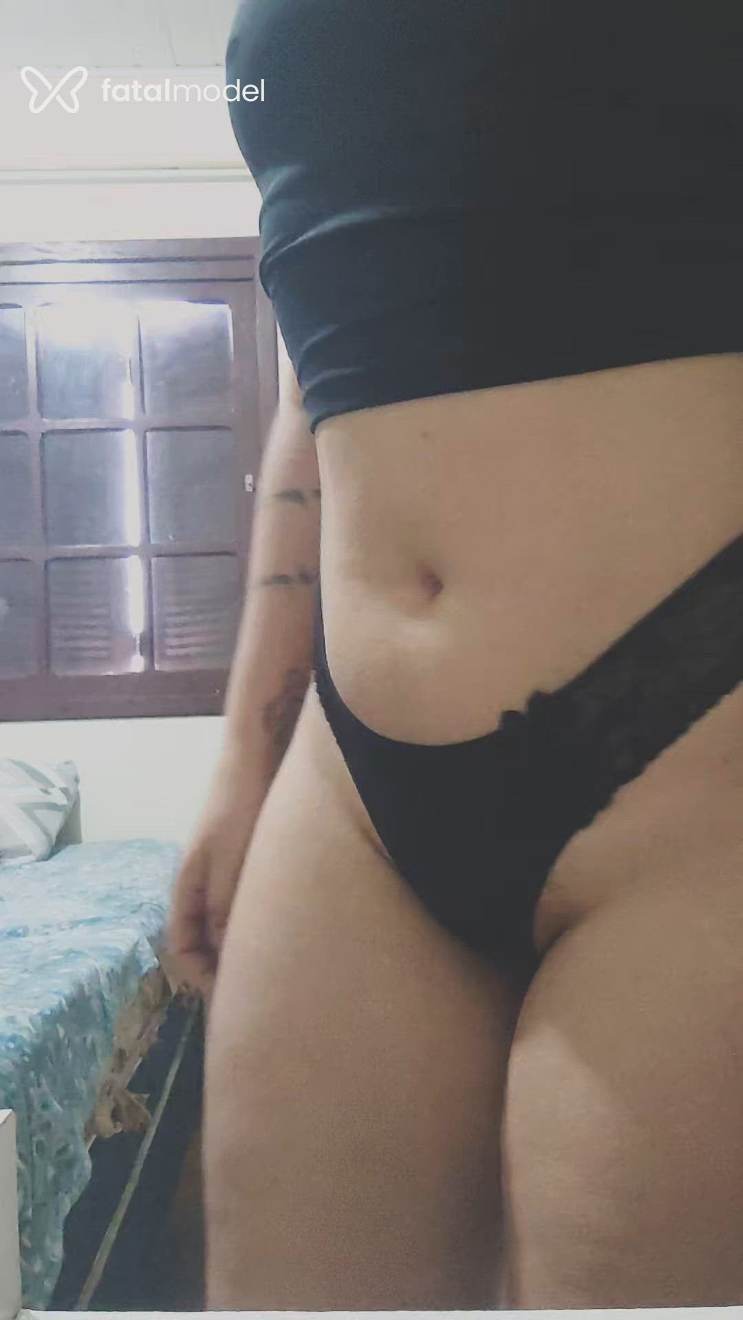 Acompanhante mulher com cabelo castanho de olhos castanhos - Barbara Gomes
