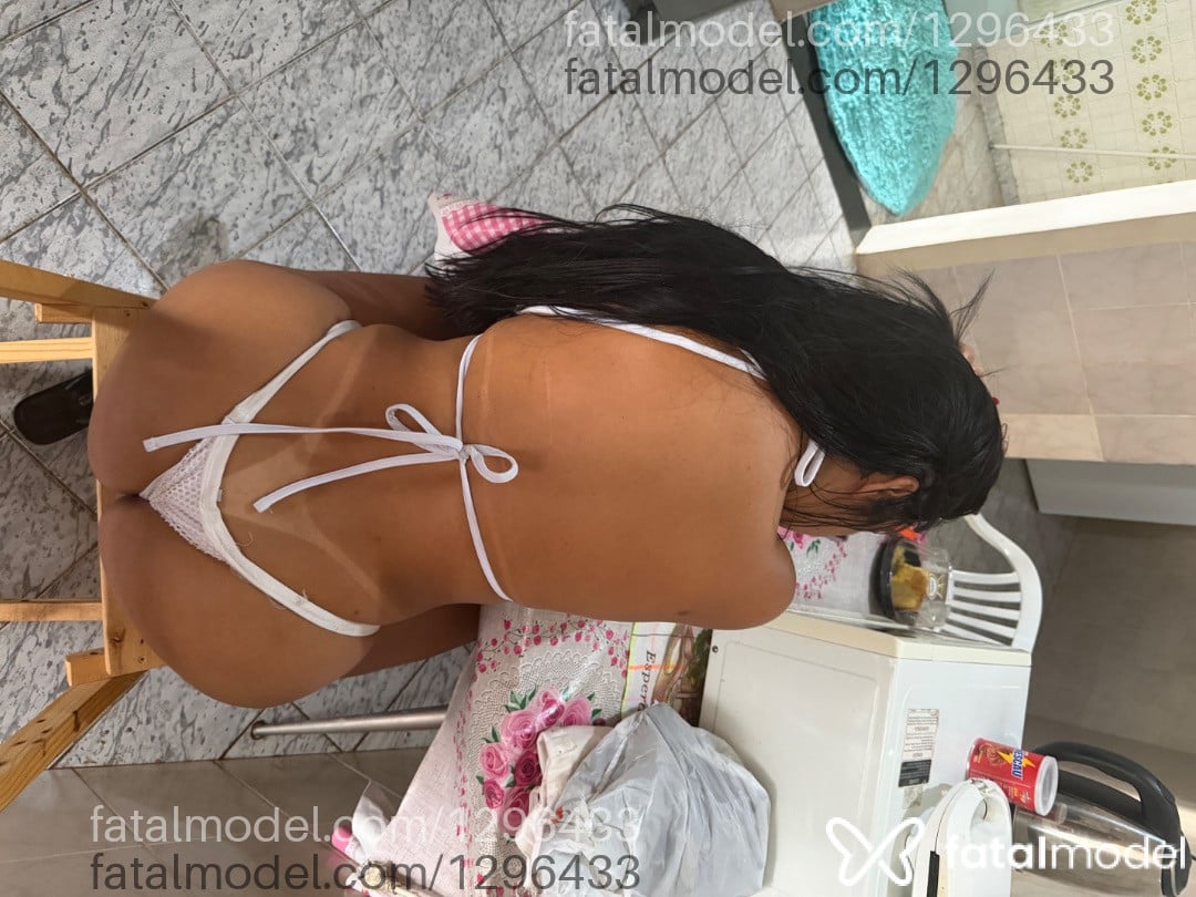 Acompanhante mulher morena (o) de olhos pretos - Gabi