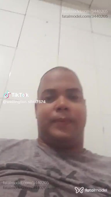 Acompanhante homem trans com cabelo castanho de olhos castanhos em Nova Iguaçu Acompanhante homem trans com cabelo castanho de olhos castanhos em Nova Iguaçu - Disney
