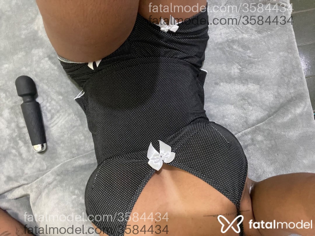 Acompanhante mulher morena (o) de olhos pretos - Amanda