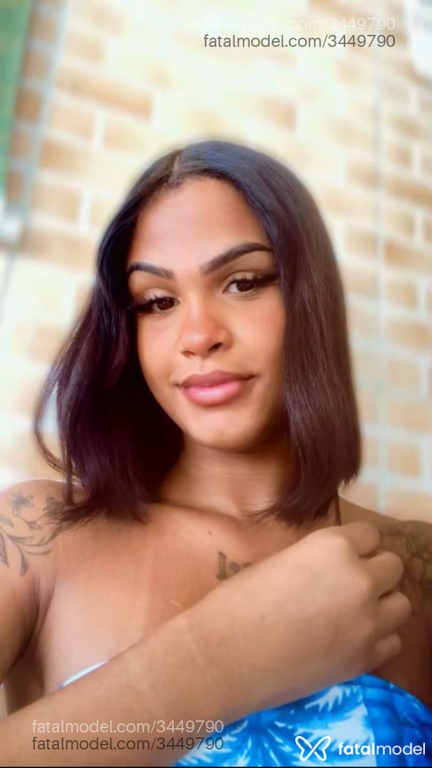 Acompanhante mulher trans com cabelo castanho de olhos castanhos - Paty Princes