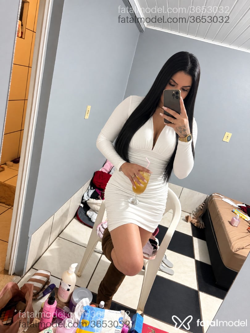 Acompanhante mulher morena (o) de olhos castanhos - Anyrisso