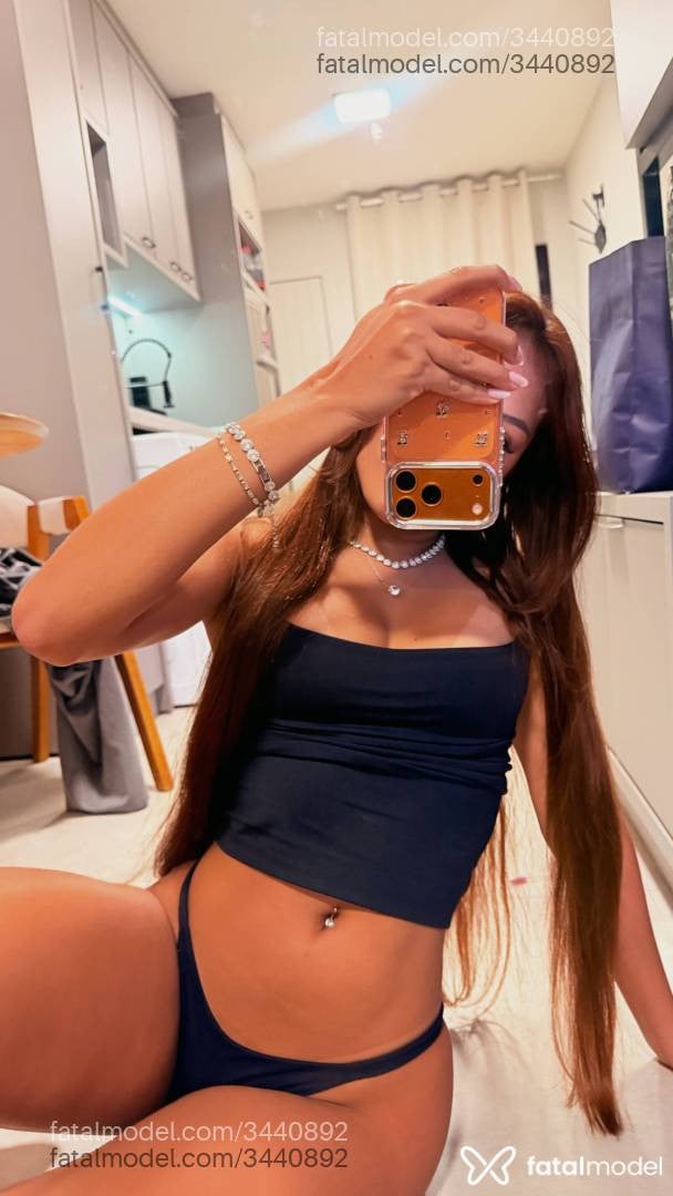 Acompanhante mulher morena (o) de olhos pretos - Lara Alves
