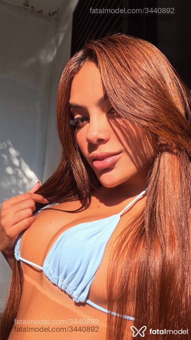Acompanhante mulher morena (o) de olhos pretos - Lara Alves
