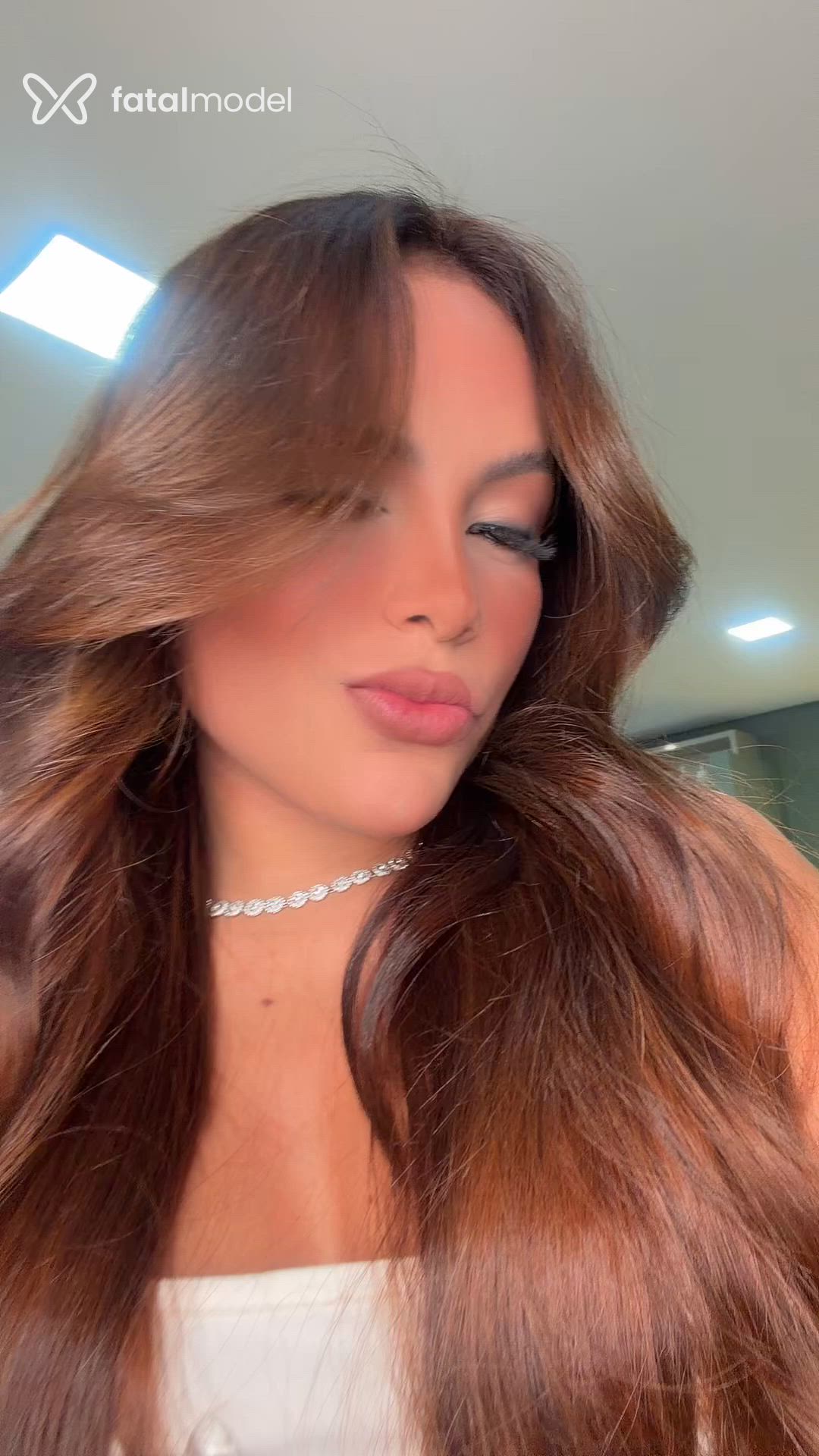 Acompanhante mulher morena (o) de olhos pretos - Lara Alves