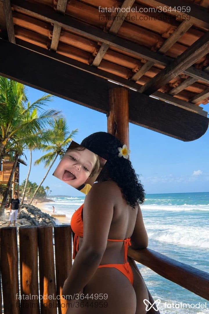 Acompanhante mulher morena (o) de olhos mel - Amaya