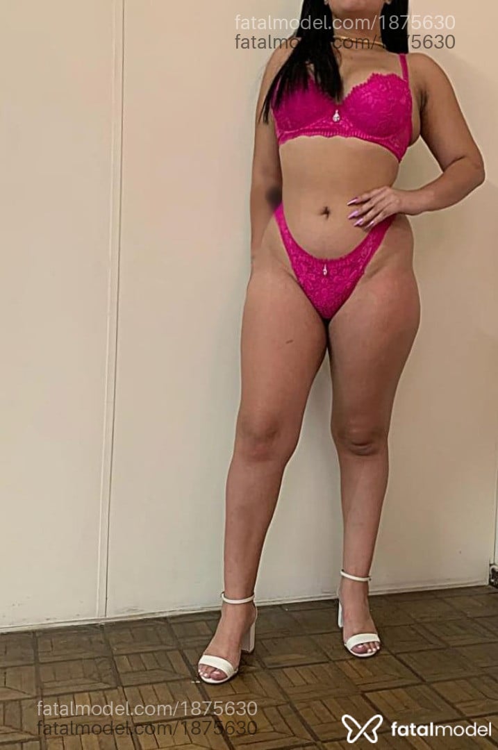 Acompanhante mulher com cabelo castanho de olhos castanhos - Jordana
