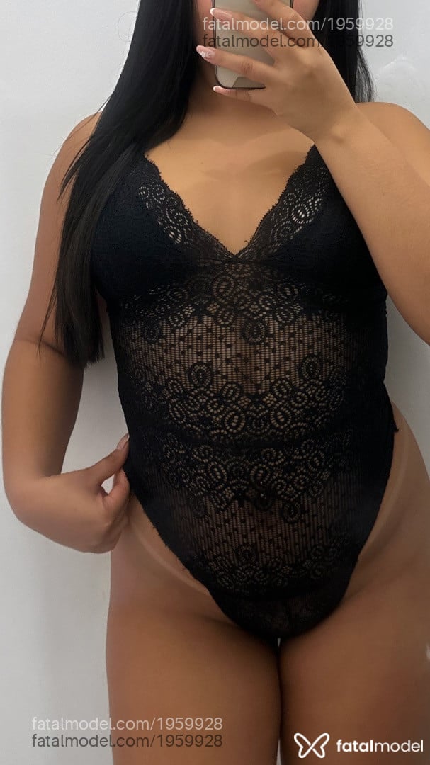 Acompanhante mulher morena (o) de olhos castanhos - Maya Azevedo