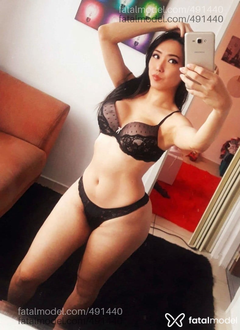 Acompanhante travesti morena (o) de olhos pretos - Mayumi Sato