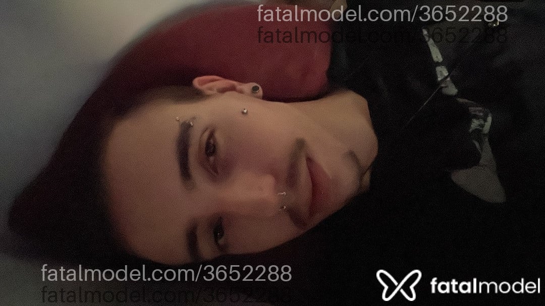 Acompanhante homem loira (o) de olhos pretos - Rokuro