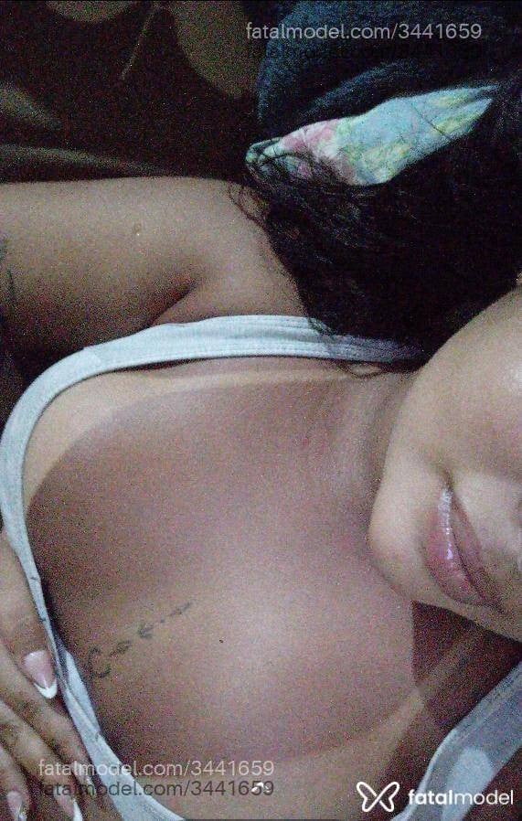 Acompanhante mulher morena (o) de olhos castanhos - Larissa