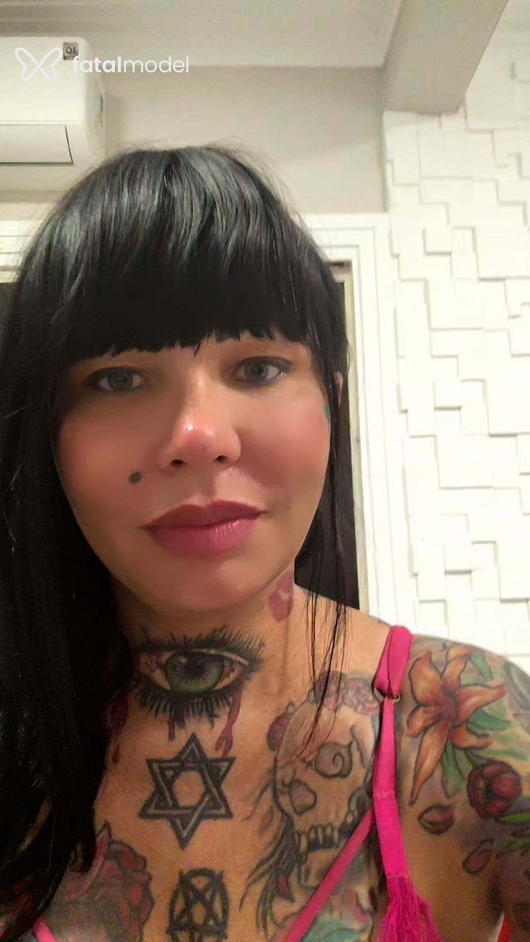Acompanhante mulher trans morena (o) de olhos verdes - Eduarda Bianchi Acompanhante mulher trans morena (o) de olhos verdes - Eduarda Bianchi