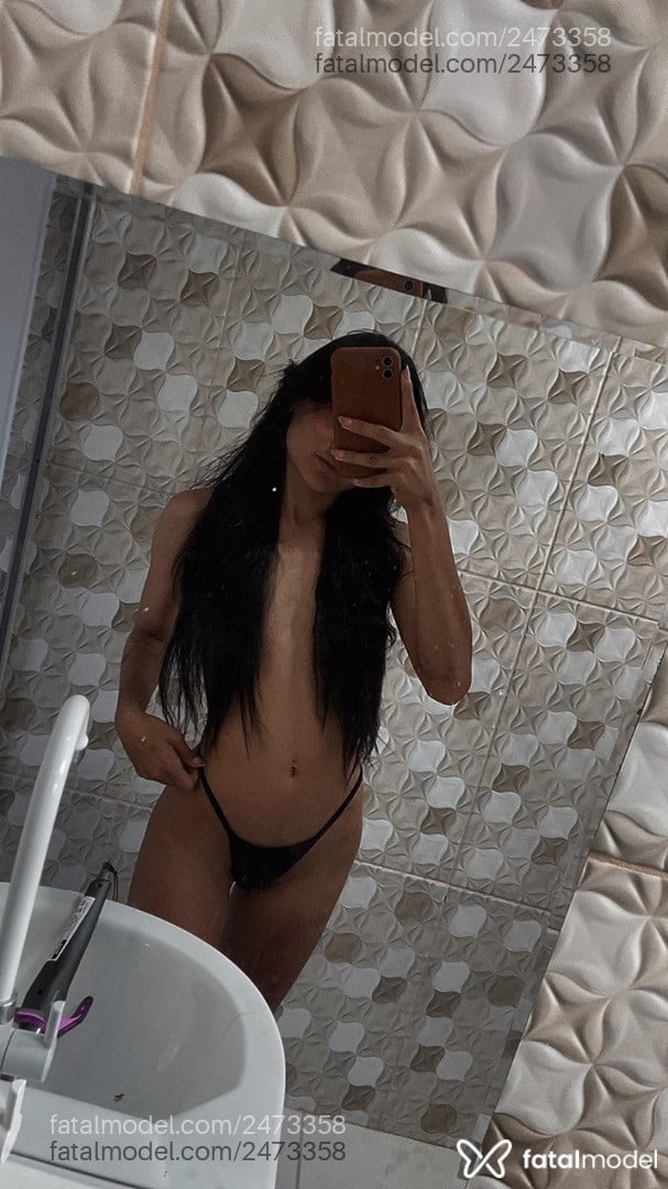 Acompanhante mulher morena (o) de olhos castanhos - Naely