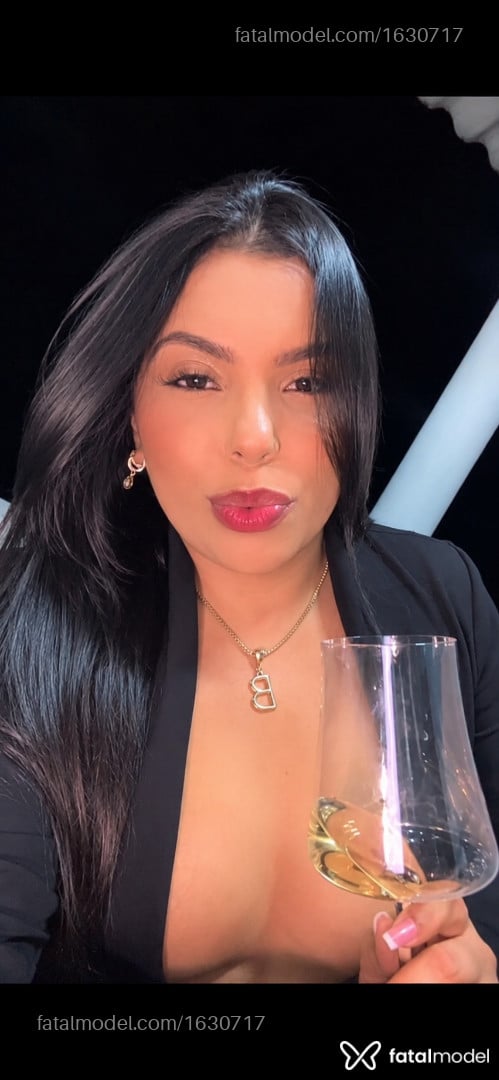 Acompanhante mulher morena (o) de olhos mel - BRENDA NELORE