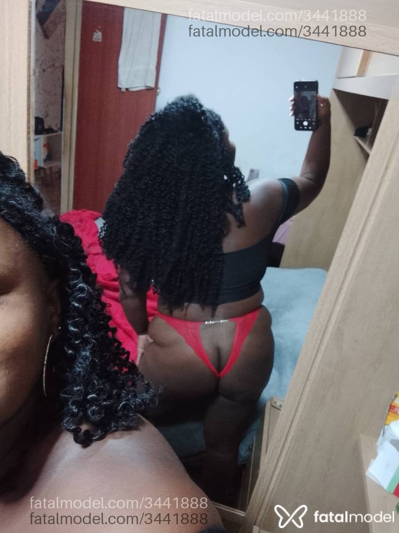 Acompanhante mulher com cabelo castanho de olhos pretos em Belo Horizonte - Ravilla