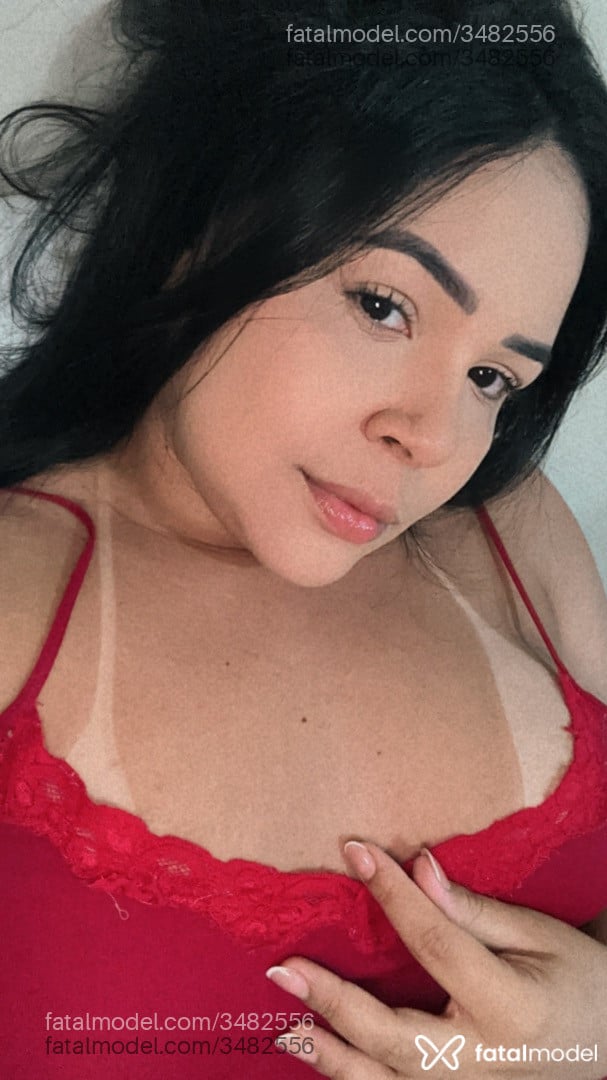 Acompanhante mulher morena (o) de olhos pretos - Clarinhaaa