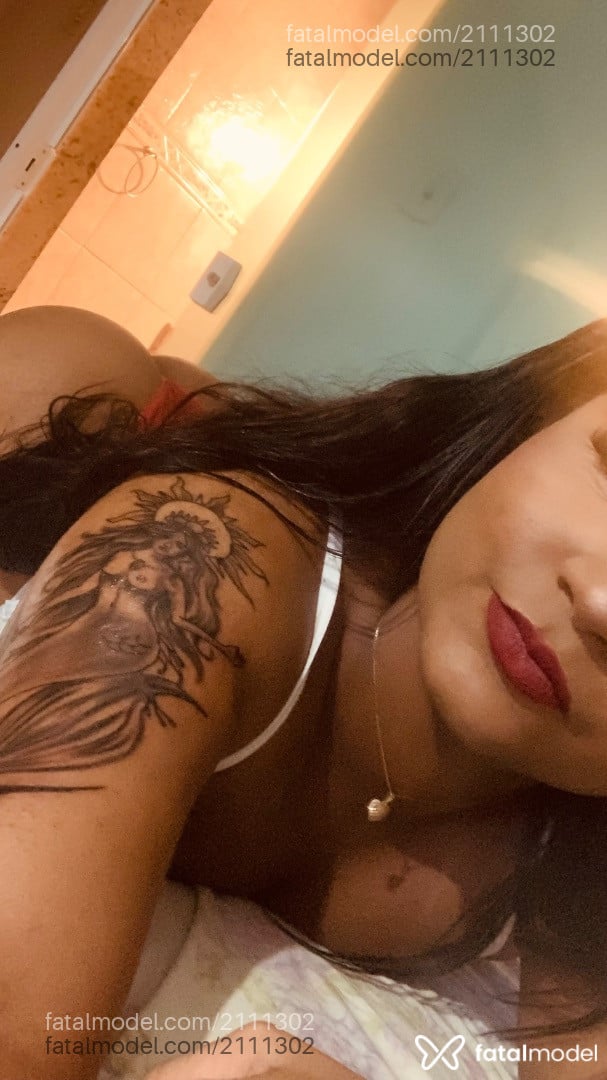 Acompanhante mulher trans morena (o) de olhos castanhos - Hayra