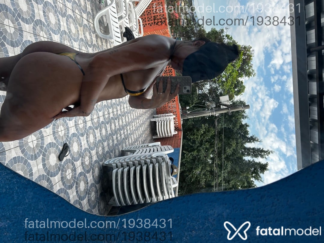 Acompanhante mulher morena (o) de olhos castanhos - Majuuu