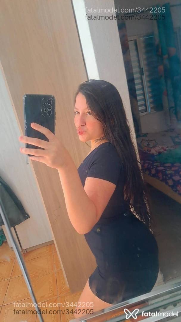 Acompanhante mulher com cabelo castanho de olhos castanhos - Isys Maria