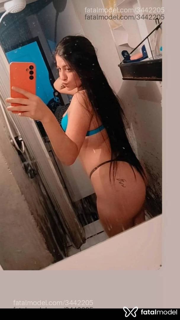 Acompanhante mulher com cabelo castanho de olhos castanhos - Isys Maria