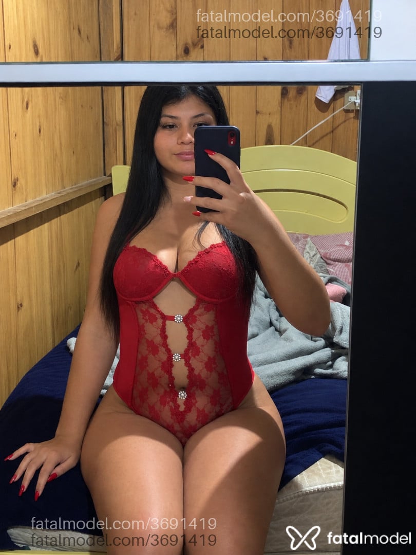 Acompanhante mulher morena (o) de olhos castanhos - Índiasexyy