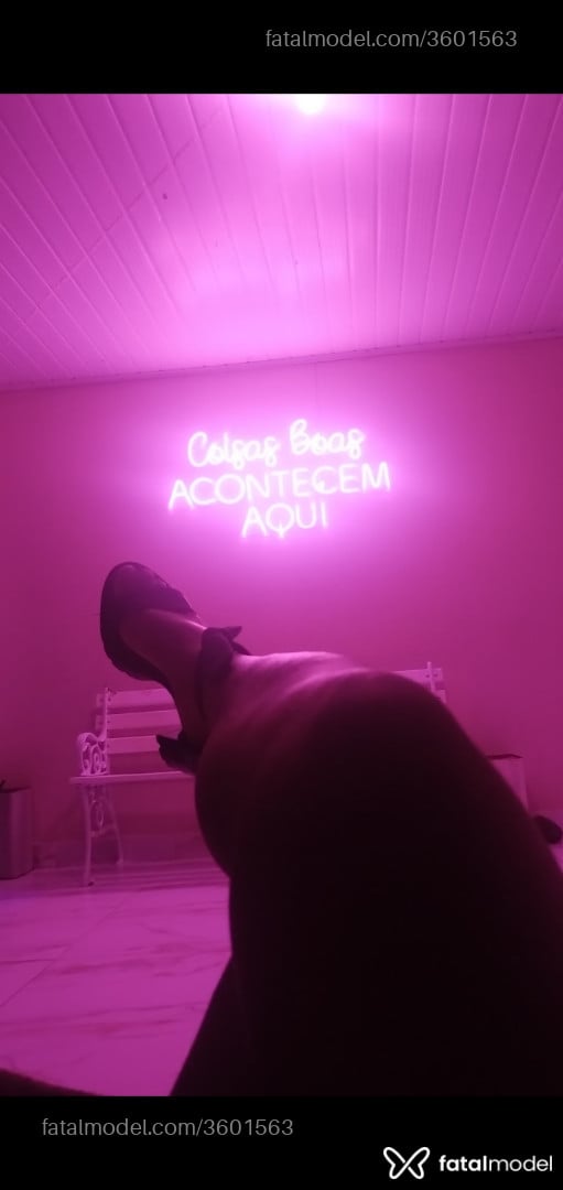Acompanhante mulher com cabelo castanho de olhos castanhos - Gabrielli