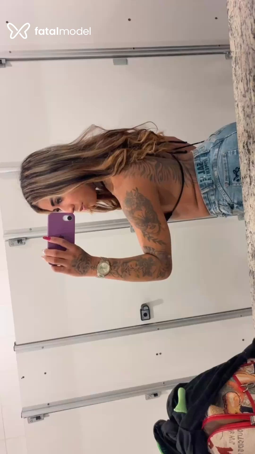 Acompanhante mulher trans loira (o) de olhos mel - Beatriz Santana