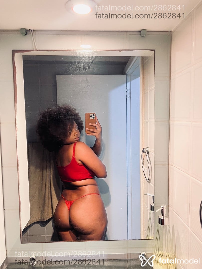 Acompanhante mulher com cabelo castanho de olhos castanhos - Maria