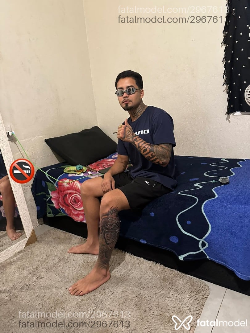 Acompanhante homem morena (o) de olhos castanhos - Carlospitt